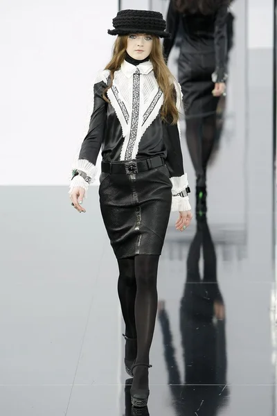 Look 49